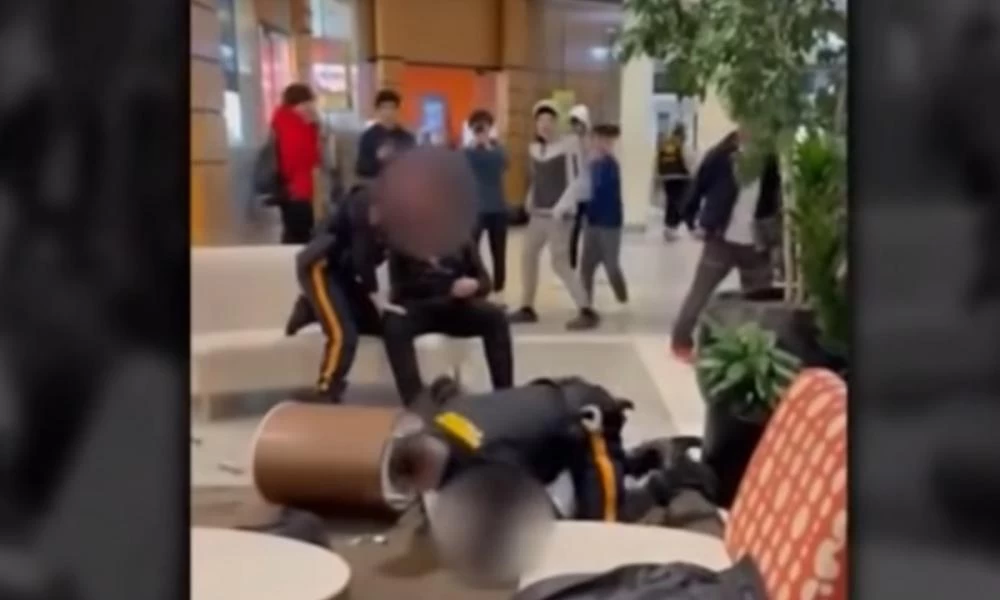 ΗΠΑ: Και νέα προκλητική ενέργεια από την αστυνομία - Σταμάτησαν καυγά λευκού και αφροαμερικανού εφήβου, συλλαμβάνοντας μόνο τον δεύτερο